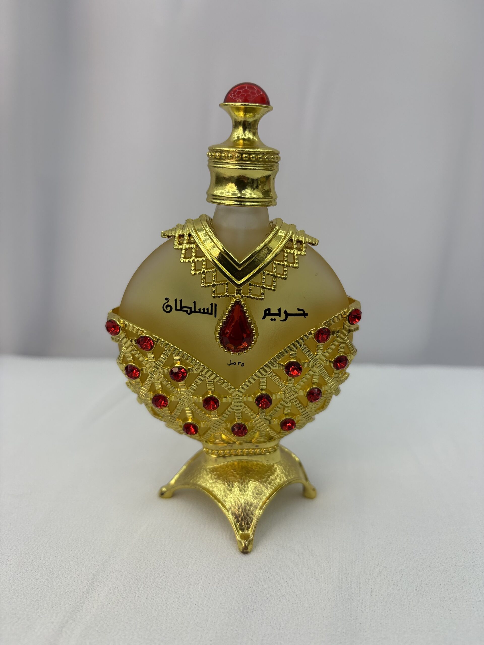Hareem Sultan - The luxury concentrated gold attar with magnificent elegant scent